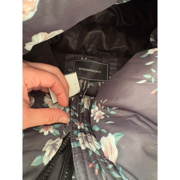 BCBG Hooded Floral Puffer Vest – Size M 🥀 - Picture 3 of 4